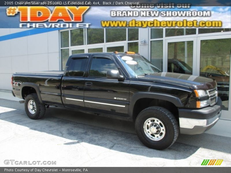 Black / Dark Charcoal 2005 Chevrolet Silverado 2500HD LS Extended Cab 4x4
