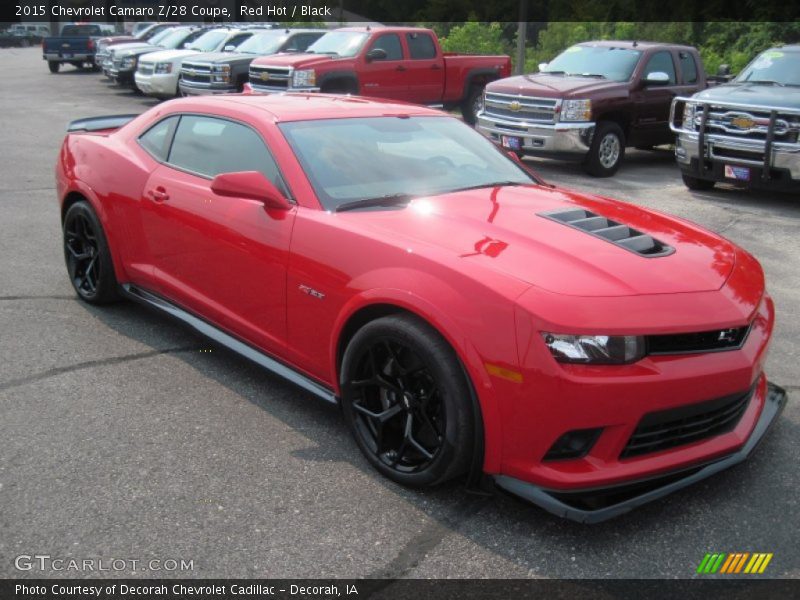 Front 3/4 View of 2015 Camaro Z/28 Coupe