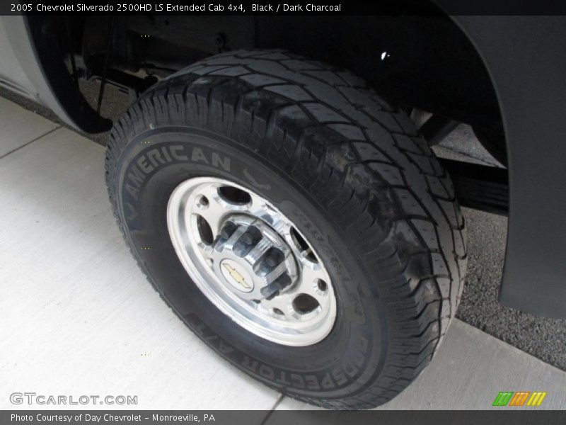 Black / Dark Charcoal 2005 Chevrolet Silverado 2500HD LS Extended Cab 4x4