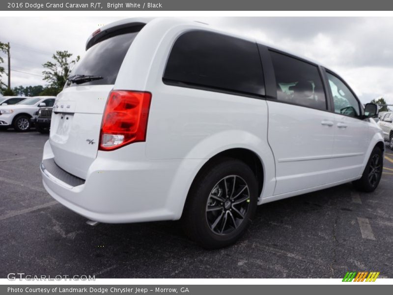 Bright White / Black 2016 Dodge Grand Caravan R/T