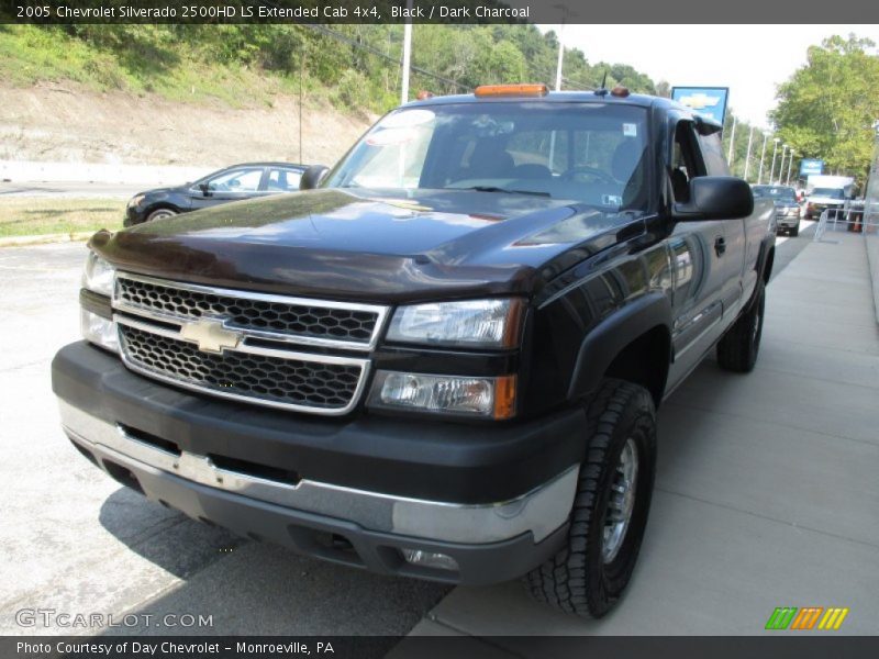Black / Dark Charcoal 2005 Chevrolet Silverado 2500HD LS Extended Cab 4x4