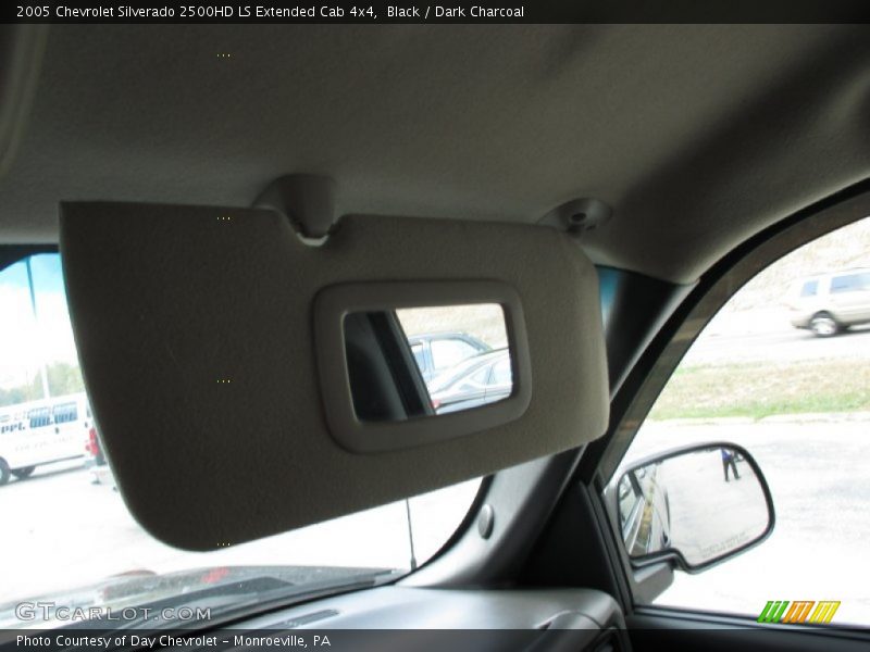 Black / Dark Charcoal 2005 Chevrolet Silverado 2500HD LS Extended Cab 4x4