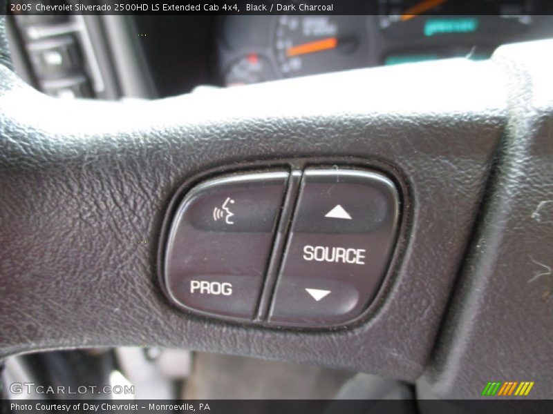 Black / Dark Charcoal 2005 Chevrolet Silverado 2500HD LS Extended Cab 4x4