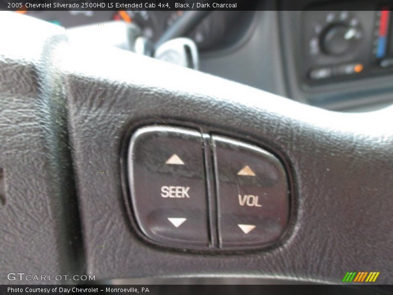 Black / Dark Charcoal 2005 Chevrolet Silverado 2500HD LS Extended Cab 4x4