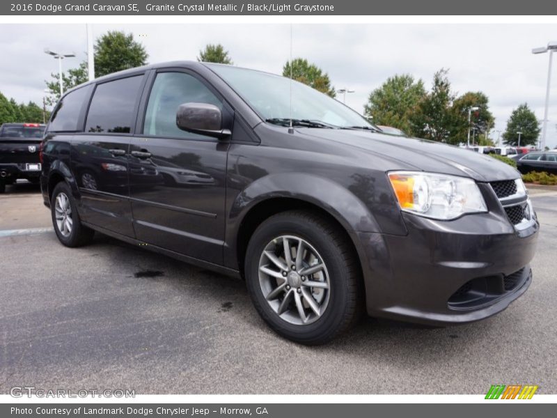 Front 3/4 View of 2016 Grand Caravan SE