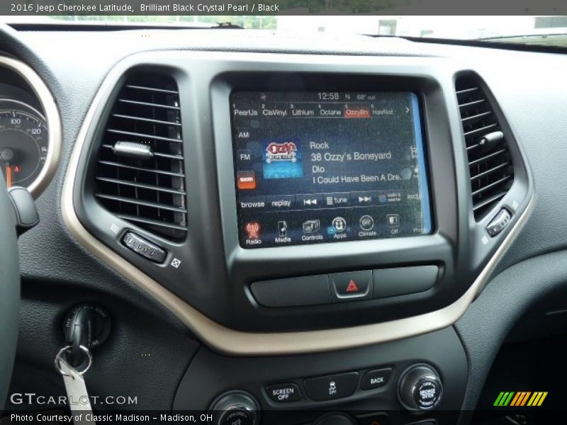 Brilliant Black Crystal Pearl / Black 2016 Jeep Cherokee Latitude