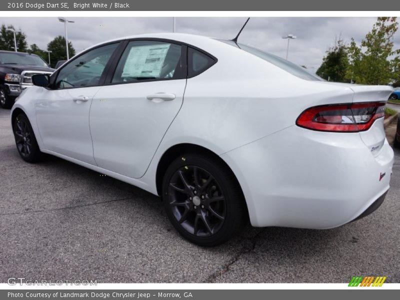 Bright White / Black 2016 Dodge Dart SE