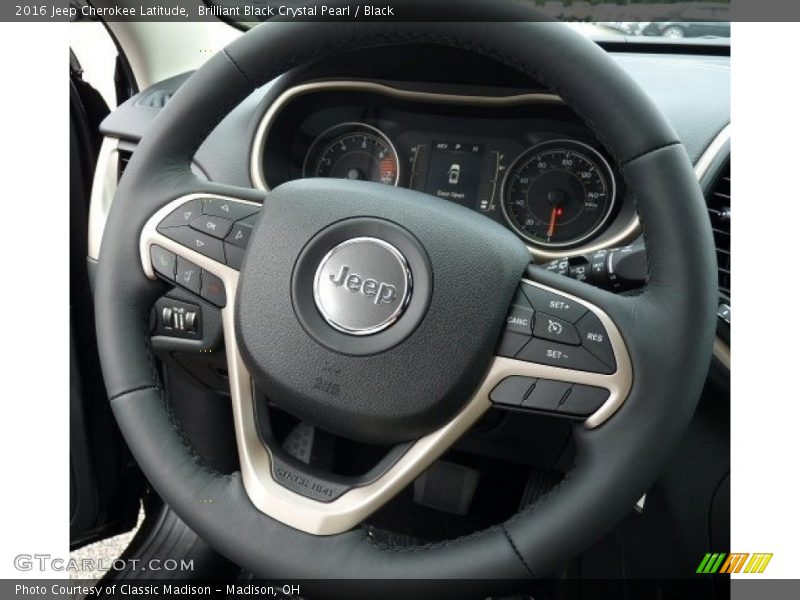 Brilliant Black Crystal Pearl / Black 2016 Jeep Cherokee Latitude