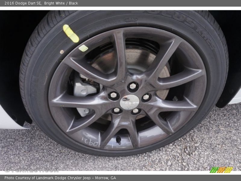 Bright White / Black 2016 Dodge Dart SE