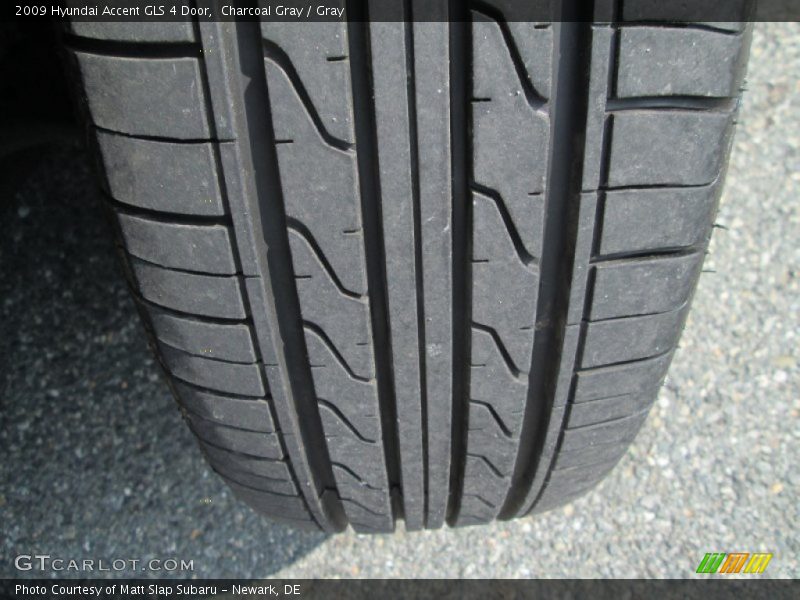 Charcoal Gray / Gray 2009 Hyundai Accent GLS 4 Door