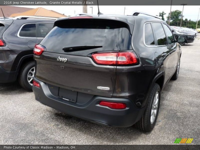 Granite Crystal Metallic / Black 2016 Jeep Cherokee Latitude