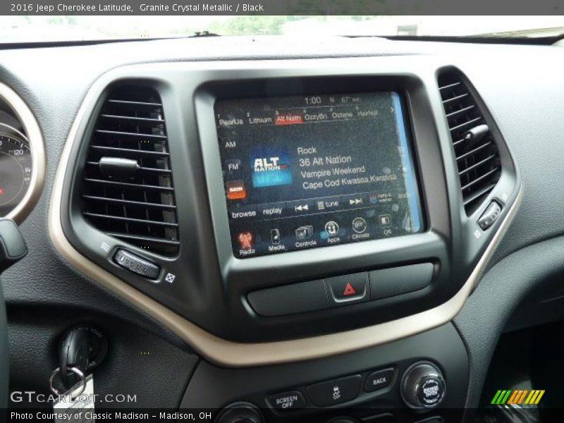 Granite Crystal Metallic / Black 2016 Jeep Cherokee Latitude