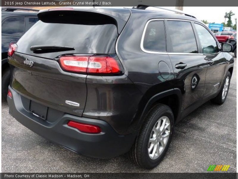 Granite Crystal Metallic / Black 2016 Jeep Cherokee Latitude