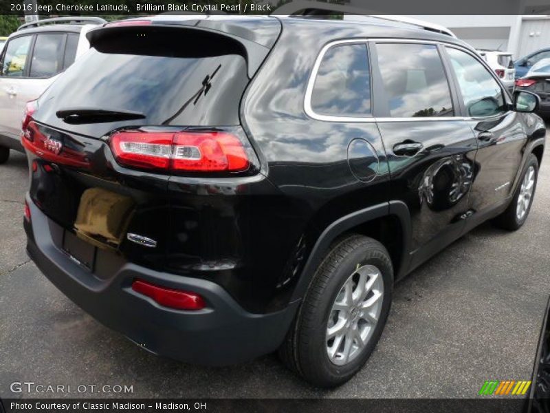 Brilliant Black Crystal Pearl / Black 2016 Jeep Cherokee Latitude