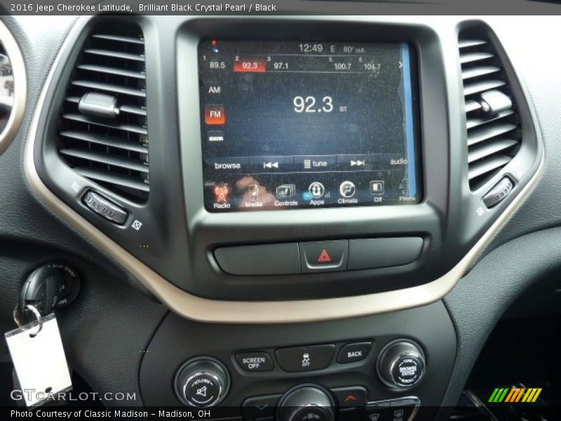 Brilliant Black Crystal Pearl / Black 2016 Jeep Cherokee Latitude