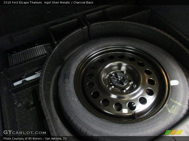 Ingot Silver Metallic / Charcoal Black 2016 Ford Escape Titanium