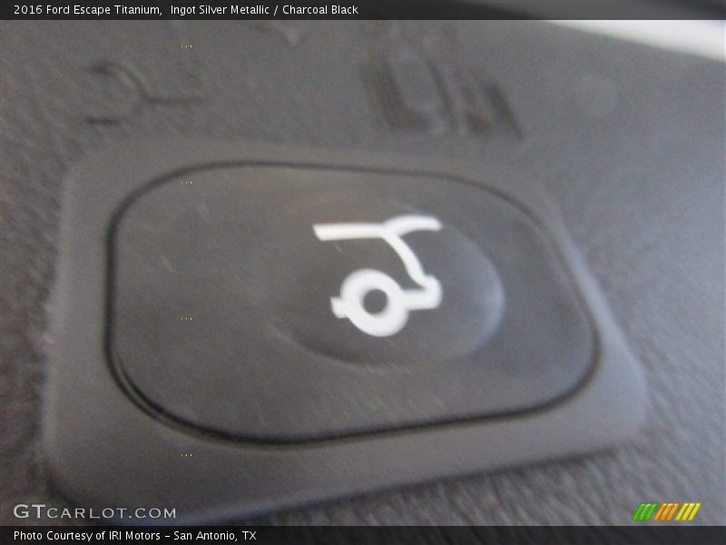 Ingot Silver Metallic / Charcoal Black 2016 Ford Escape Titanium