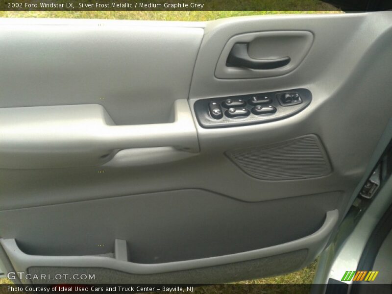 Silver Frost Metallic / Medium Graphite Grey 2002 Ford Windstar LX