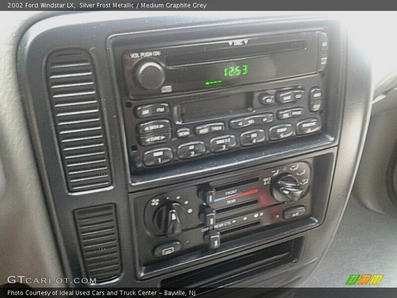 Silver Frost Metallic / Medium Graphite Grey 2002 Ford Windstar LX