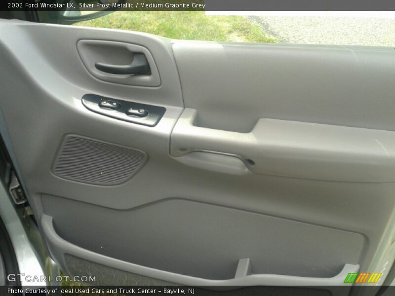 Silver Frost Metallic / Medium Graphite Grey 2002 Ford Windstar LX
