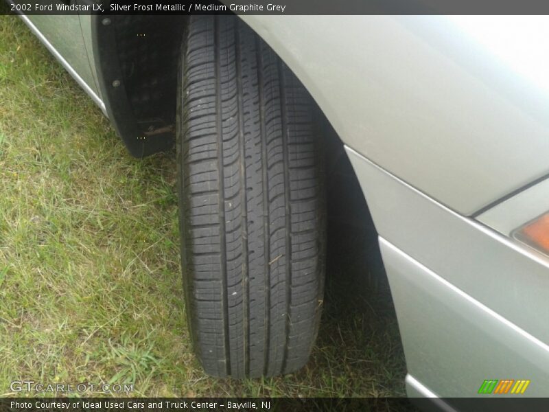 Silver Frost Metallic / Medium Graphite Grey 2002 Ford Windstar LX