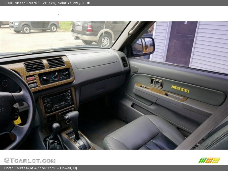 Solar Yellow / Dusk 2000 Nissan Xterra SE V6 4x4