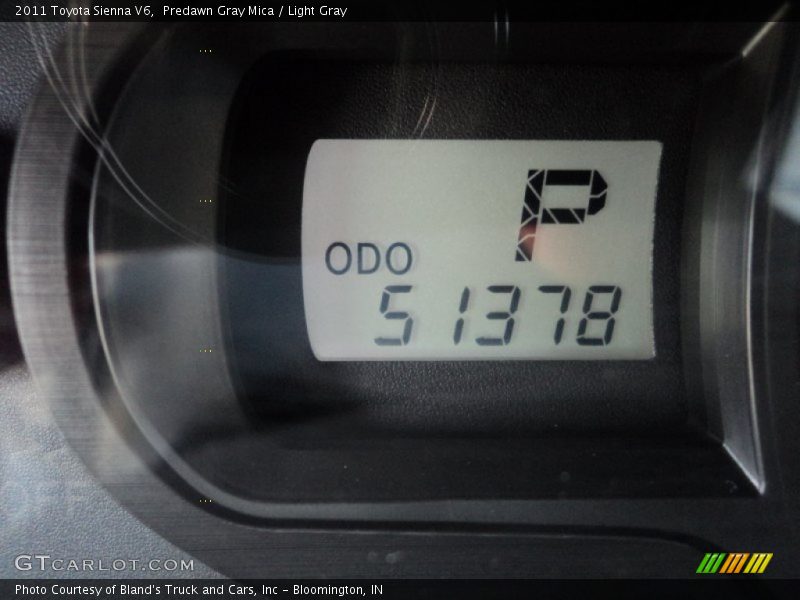 Predawn Gray Mica / Light Gray 2011 Toyota Sienna V6