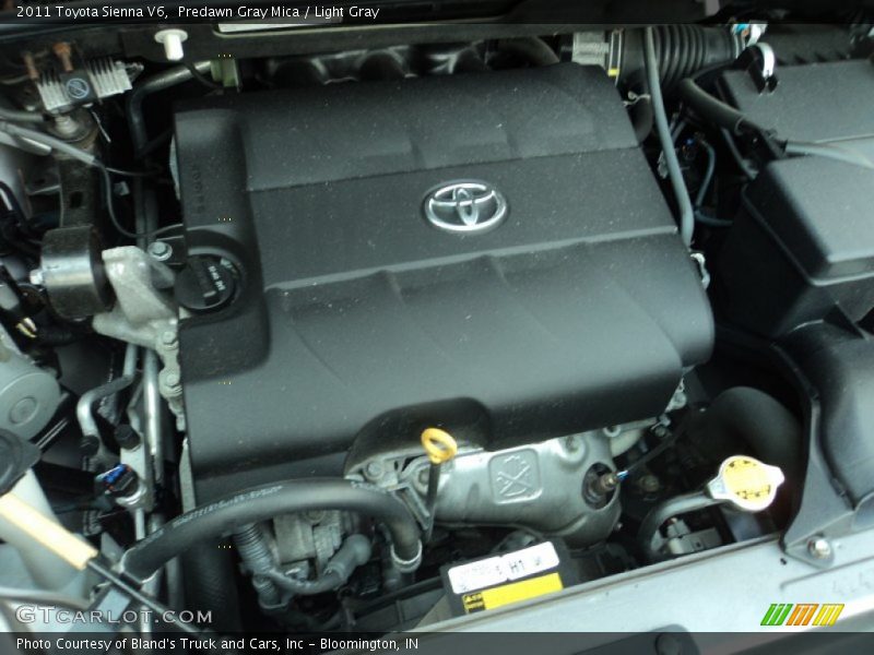 Predawn Gray Mica / Light Gray 2011 Toyota Sienna V6