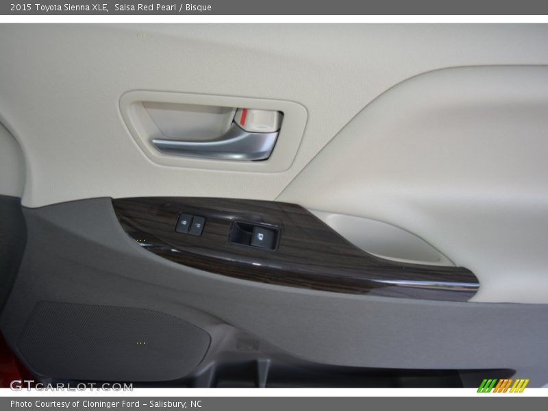 Salsa Red Pearl / Bisque 2015 Toyota Sienna XLE