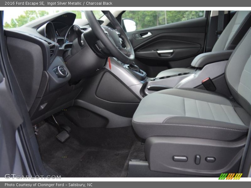 Front Seat of 2016 Escape SE