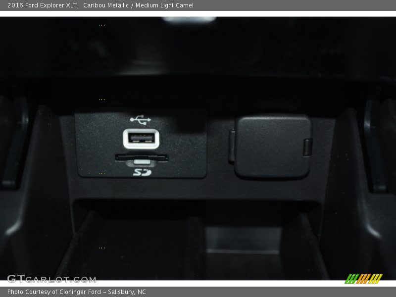 Caribou Metallic / Medium Light Camel 2016 Ford Explorer XLT