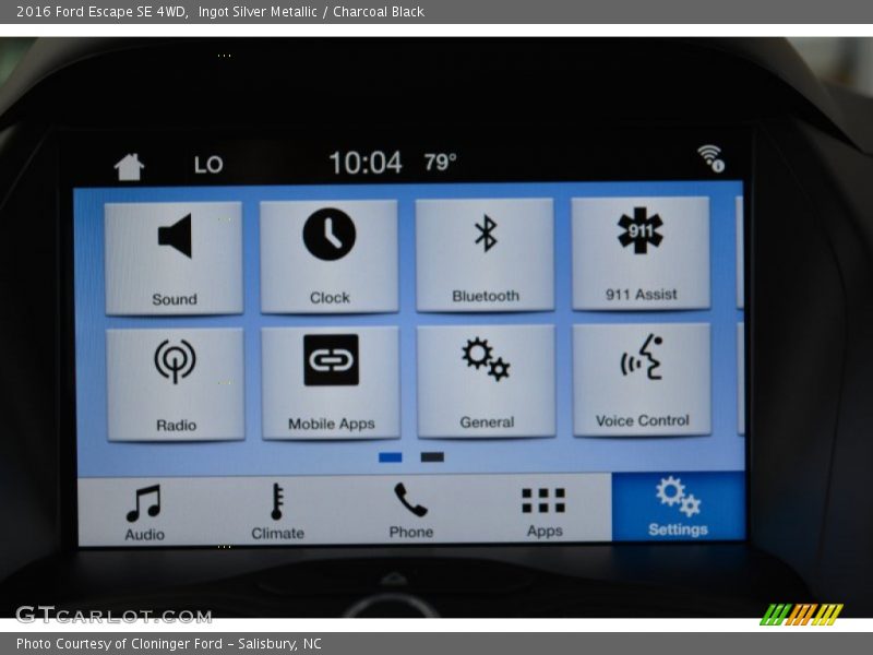 Ingot Silver Metallic / Charcoal Black 2016 Ford Escape SE 4WD