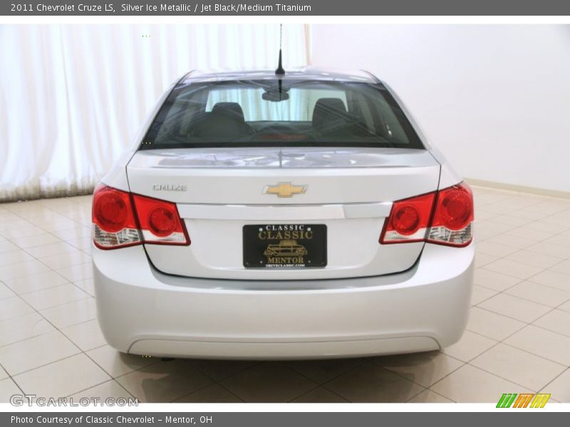 Silver Ice Metallic / Jet Black/Medium Titanium 2011 Chevrolet Cruze LS