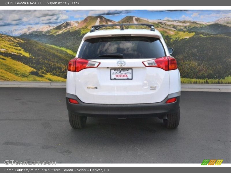 Super White / Black 2015 Toyota RAV4 XLE