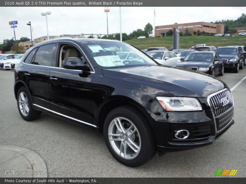 Front 3/4 View of 2016 Q5 2.0 TFSI Premium Plus quattro