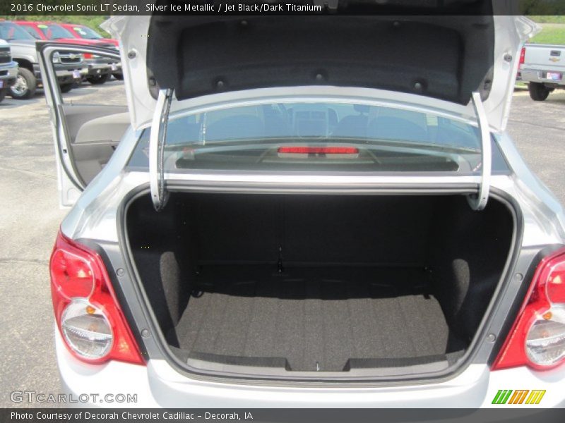 Silver Ice Metallic / Jet Black/Dark Titanium 2016 Chevrolet Sonic LT Sedan