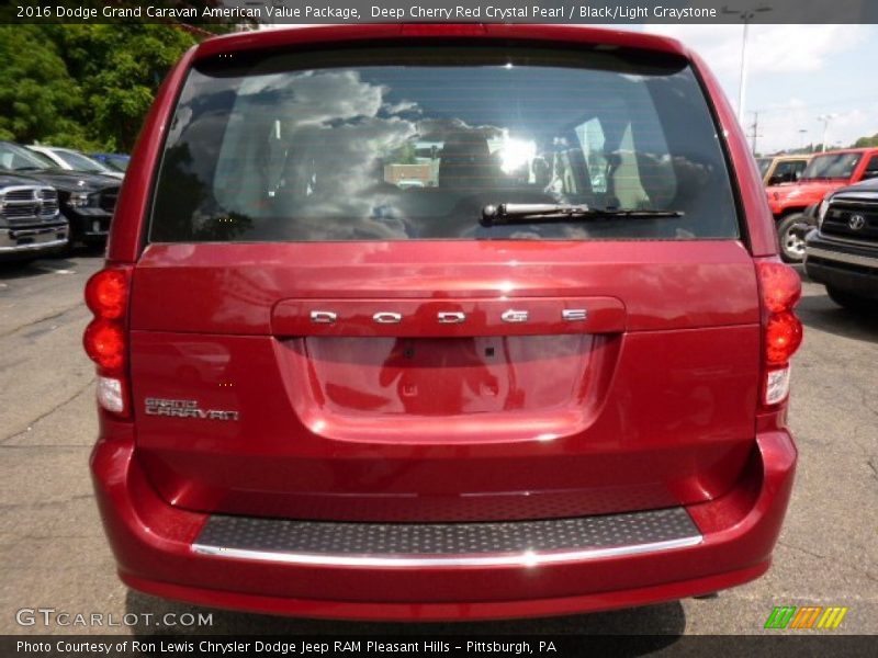 Deep Cherry Red Crystal Pearl / Black/Light Graystone 2016 Dodge Grand Caravan American Value Package
