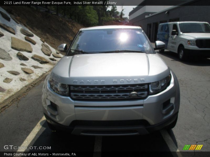 Indus Silver Metallic / Ebony 2015 Land Rover Range Rover Evoque Pure