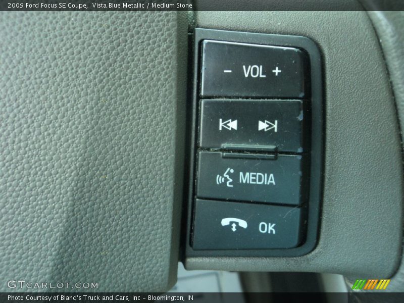 Vista Blue Metallic / Medium Stone 2009 Ford Focus SE Coupe