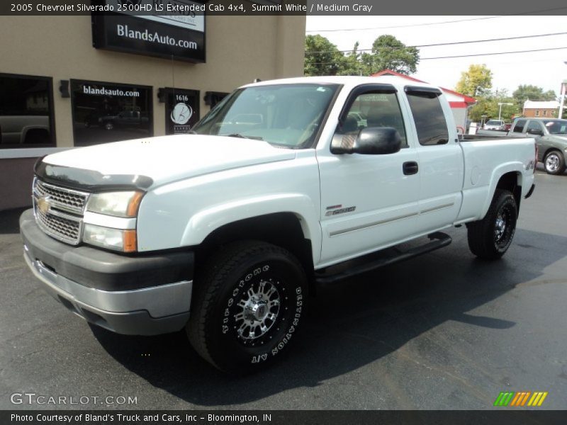 Summit White / Medium Gray 2005 Chevrolet Silverado 2500HD LS Extended Cab 4x4