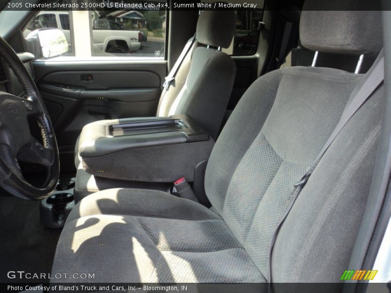 Summit White / Medium Gray 2005 Chevrolet Silverado 2500HD LS Extended Cab 4x4