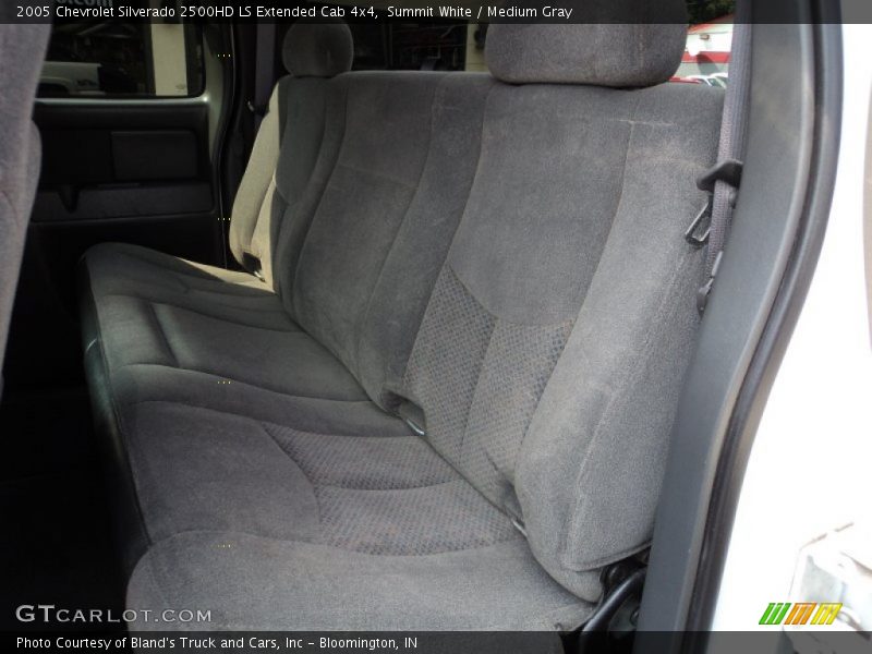 Summit White / Medium Gray 2005 Chevrolet Silverado 2500HD LS Extended Cab 4x4