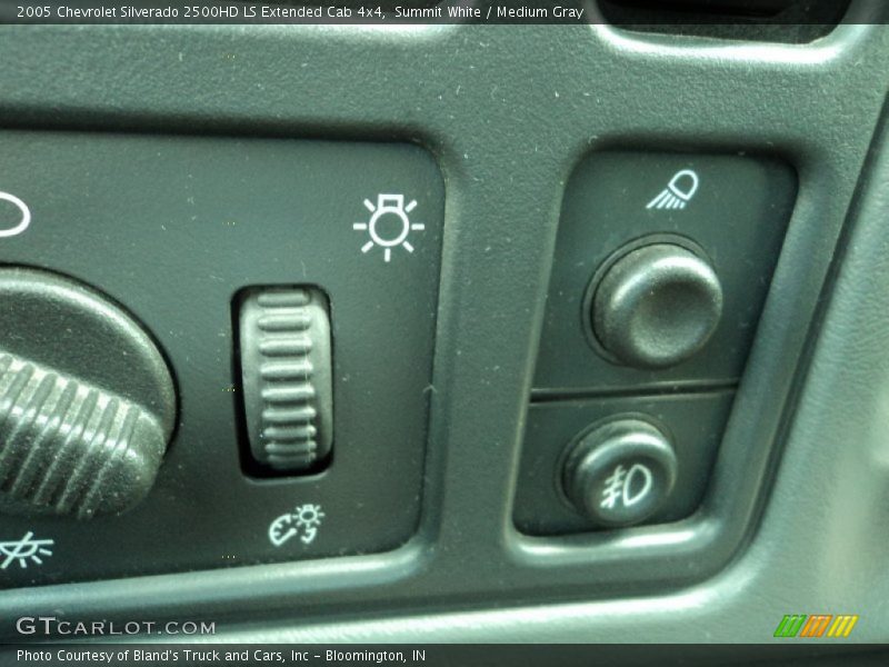 Summit White / Medium Gray 2005 Chevrolet Silverado 2500HD LS Extended Cab 4x4