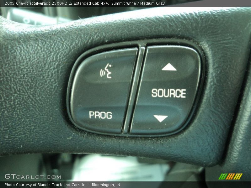 Summit White / Medium Gray 2005 Chevrolet Silverado 2500HD LS Extended Cab 4x4