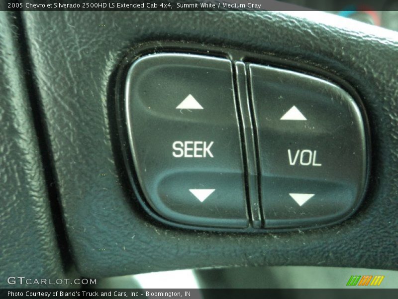 Summit White / Medium Gray 2005 Chevrolet Silverado 2500HD LS Extended Cab 4x4