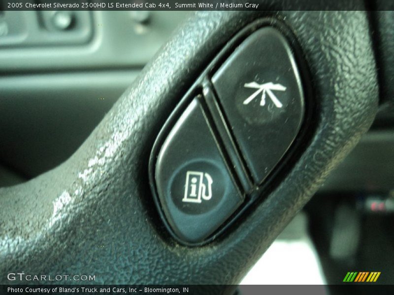 Summit White / Medium Gray 2005 Chevrolet Silverado 2500HD LS Extended Cab 4x4