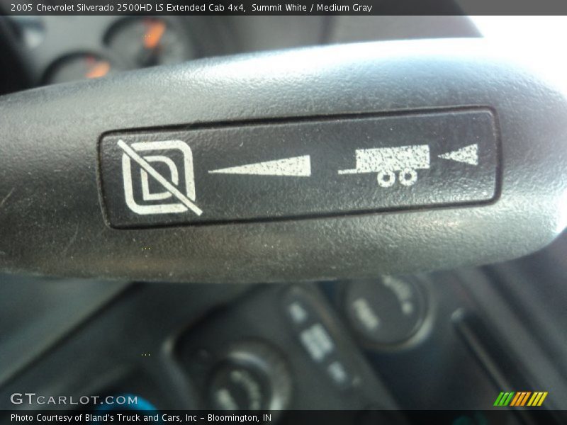 Summit White / Medium Gray 2005 Chevrolet Silverado 2500HD LS Extended Cab 4x4