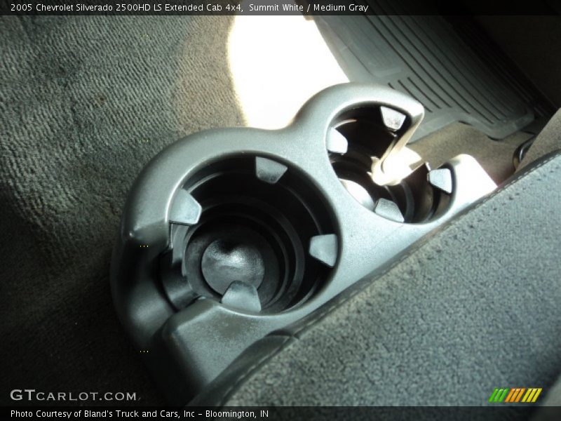 Summit White / Medium Gray 2005 Chevrolet Silverado 2500HD LS Extended Cab 4x4