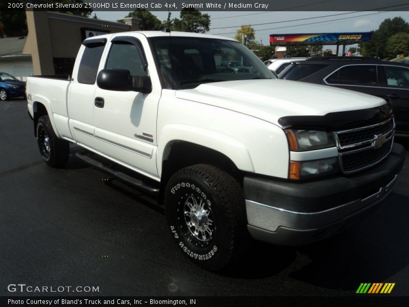 Summit White / Medium Gray 2005 Chevrolet Silverado 2500HD LS Extended Cab 4x4