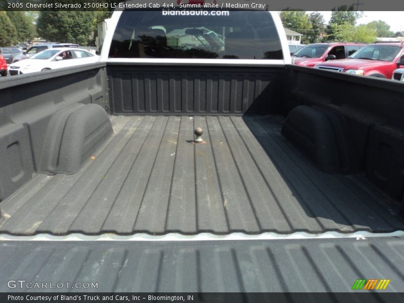 Summit White / Medium Gray 2005 Chevrolet Silverado 2500HD LS Extended Cab 4x4